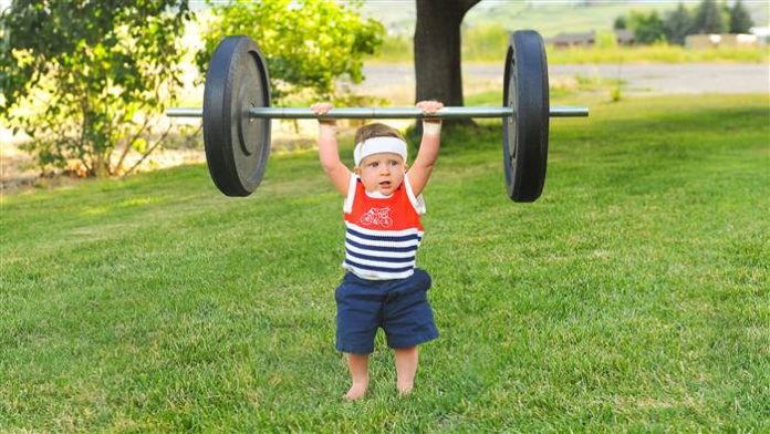 meeting-milestones-how-to-help-baby-lift-hold-head-up-youtube